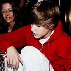 No matter WHAT happens I'll always be beside him @justinbieber