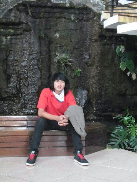 GENERASI MENOLAK TUA