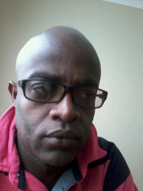 153cm, 60kgs, dark complexion medium size body.