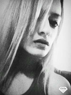 ~* α gαrotiinhα imperfeitα, αquelα que chorα de dor, αquelα que ja sofreu poor αmor, αquelα que sαbe se αrrepender! ♥