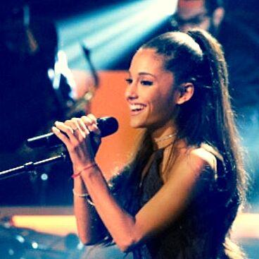 definitelythis's profile picture. 20. Sometimes life sucks, but then most of the time la vida es buena -Ryan Tedder