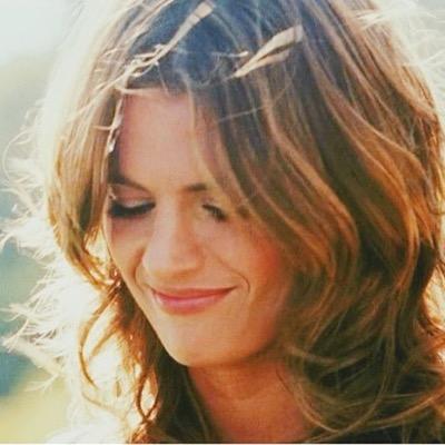 follow me back on @katebeckxtt and i will love you almost as much as i love castle