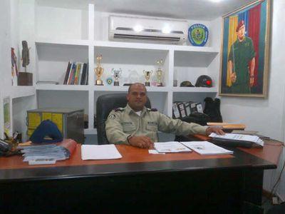 funcionario policial garante de la paz siempre al servicio del pueblo y la patria...