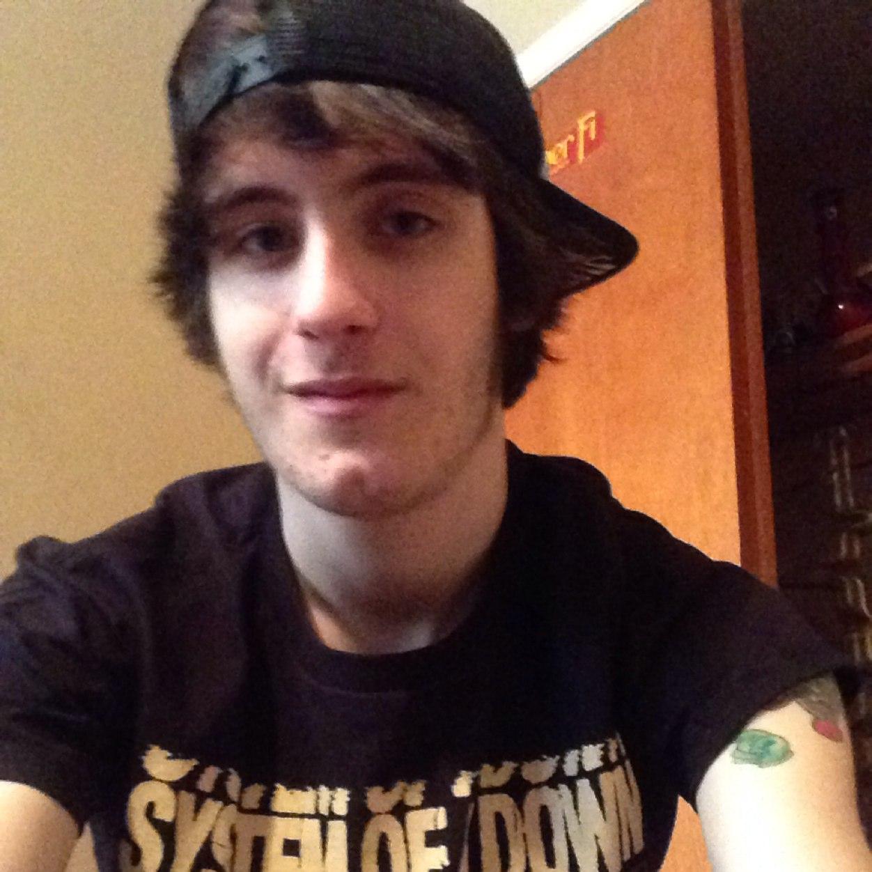 ayothewu_isback's profile picture. kill people, burn shit, fuck school