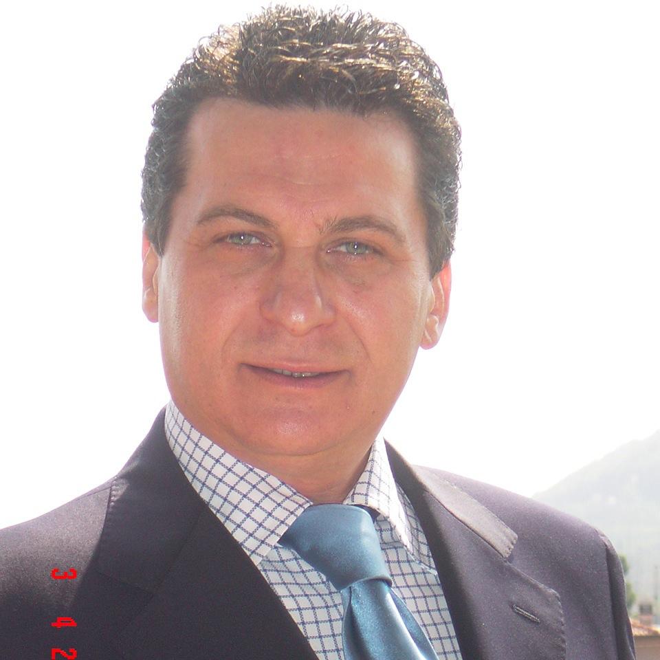 AveRinasci's profile picture. 