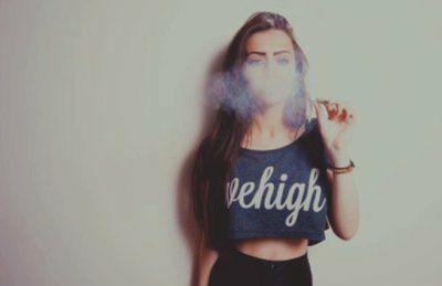 unabordemas_'s profile picture. Te doy las gracias por enseñarme que a veces vivir conlleva a querer hasta morir, hasta ahogarte.