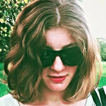 Studentessa di Lettere Moderne a Bologna, autrice di Goccia di pioggia. Membro ufficio pastorale giovanile della Diocesi di Imola.