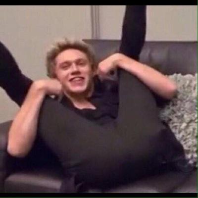 readthebiobruhh's profile picture. Free follow from @1DmyHALLELUJAH follow her or I unfollow. you have 24 hours begore i unfollow. You have been warned.