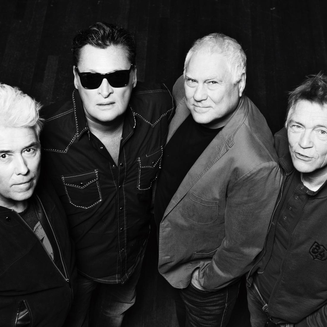 Official Golden Earring twitter & facebook account. Only active while on tour. Yes it us. Latah!