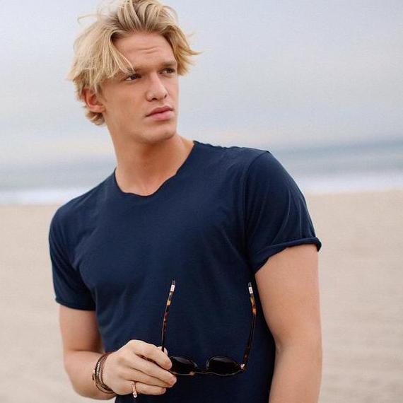 Hi! :) Here is for love to Cody Simpson | I'll pick you a #flower, if you like | ♥ Share the incredible things ♥