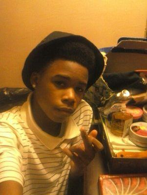 Izzy_Boii's profile picture. 