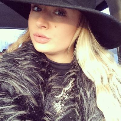 Louise_Charlie's profile picture. I'm Louise Bellman & I'm a Barbie 100%