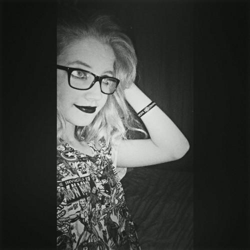 hey. hey, now fuck off I'm watching Tyler Oakley.
.