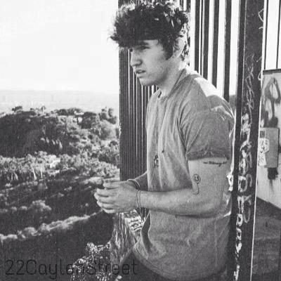 Free follow from @nightfallcaylen because you are a beautiful human being. Go give her a follow and expect one back ;)