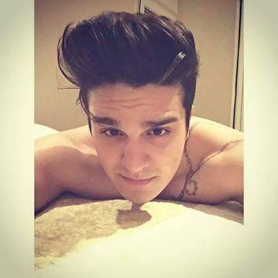 Melhor cantor do Mundo, Minha vida, Minha Razao de viver, meu tudu  sem vce eu nao vivo Principi        Te viivooo *-*  @Luansantana