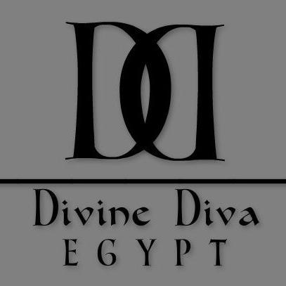 Women are very conscious about their image! We, at Divine Diva know how it feels to be voluptuous and wanting to look trendy and elegant.