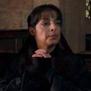 Profesora de Runas Antiguas en el Colegio @Hogwartssite de Magia y Hechicería. {#Pottertty}