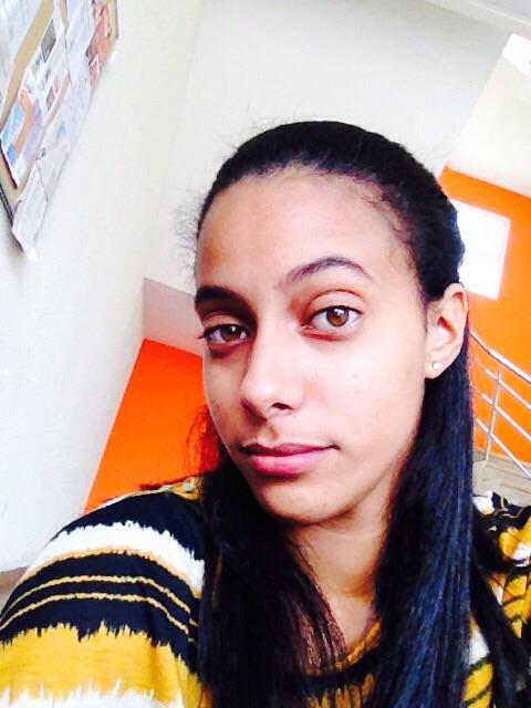 ~Dios♥{ Sociable{cariñosa} happy, crazy and funny...
if U wanna know more JusT follow Me and I follow back! ;)
 wait the love ♥