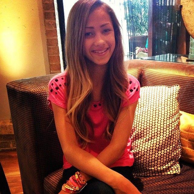 I'm Skylar{Roleplay} I LOVE to have fun and I live in a big house and I'm popular at school,I'm 17 yrs old and my parents are @hxxyeon and @ExoRp_Pop~Kai