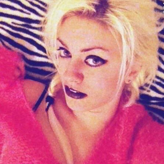 *The Answer Lies Within Ourselves. 💋~ ✈️🌏🇬🇧 - https://t.co/LJAN4fecwy… 🖤🩷 Instagram: Jade.91xx 📌