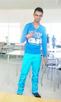 i am 16 years old and love girls like flirting talking swimming painting favorite dishes like pizza and MacDonald