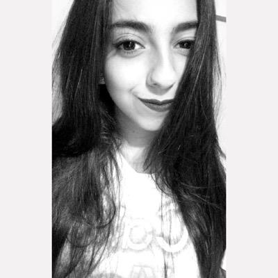 ❝Uma menina deve ser duas coisas: elegante e fabulosa.❞ - Coco Chanel ♔❦