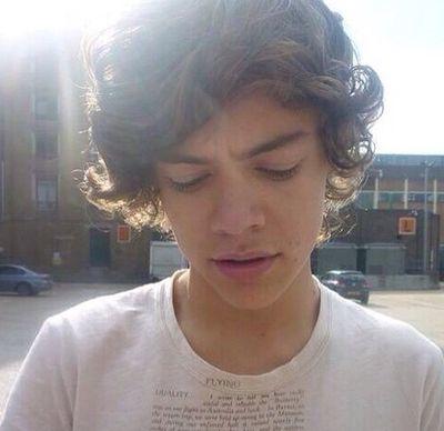 follow @bxmblegumlarry bc this is a free follow from her (: