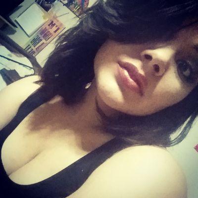 Gabikinz's profile picture. Super weird, and slightly awkward. ..but arent we all???