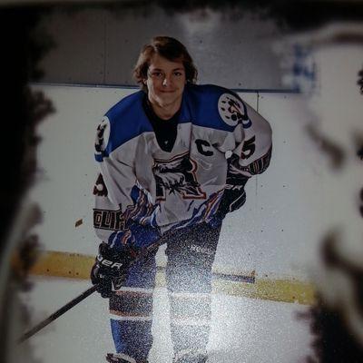 schmaltzy5's profile picture. 