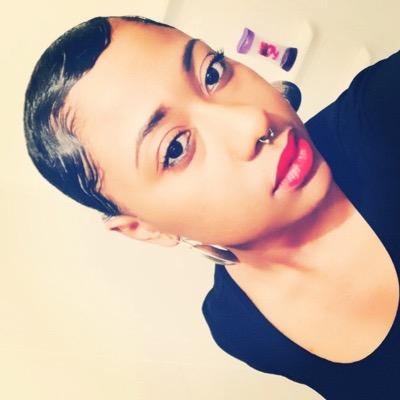 PrettyLilJay's profile picture. 