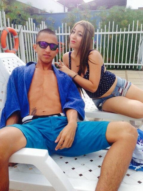 https://t.co/PVgDPHQmEs AGG Entre el humo y el alcohol se va olvidando lo que algún día sintió el corazón :'C ♪