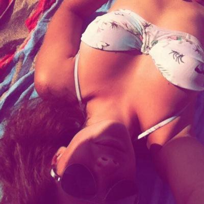 me llamo tami,14,modelaje ,chilena, musica: 5seconds of summer, blink-182, nirvana, paramore, demi lovato, cher loyd, one direction, follow me follow back