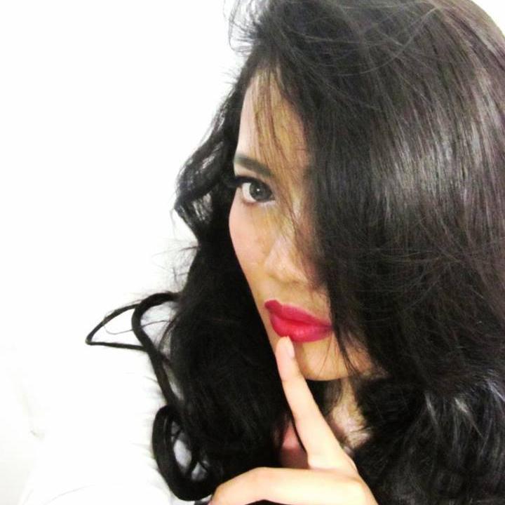 ~@TomCruise Followed me on 28/10/2009~ Hello my name is Clara. I'm Bachelor Psychology at UNTAR and blogger. I love playing guitar and Singing. Xxx