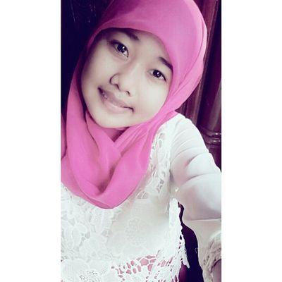 Intankomalasri's profile picture. mungkin ada beberapa orang yang di takdirkan untuk kita di hati tetapi bukan di hidup kita,# mention forblack. #intan komalasari1509