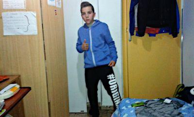 carlos_chelva01's profile picture. seguirme en instagram carloos__01