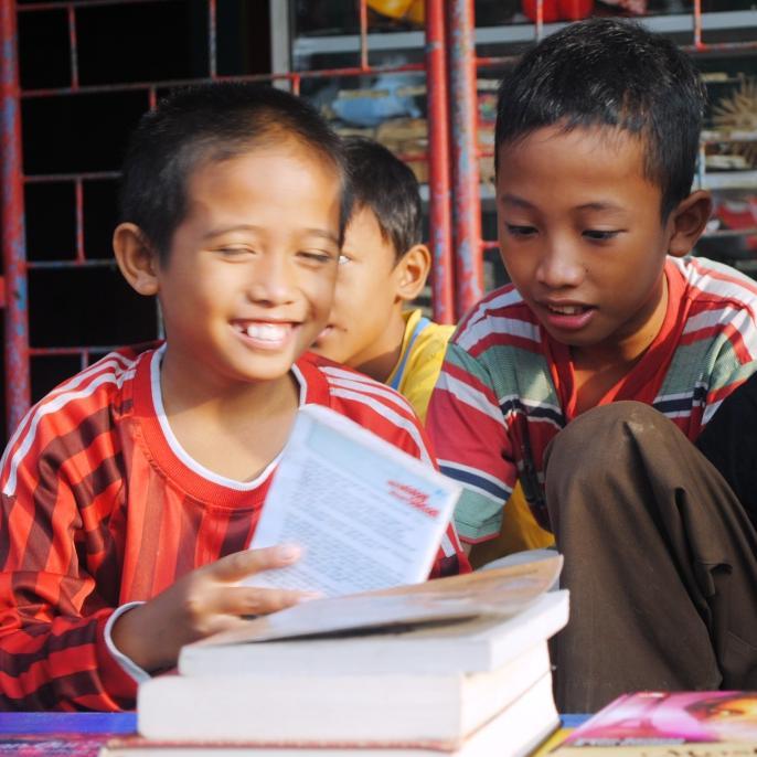 Komunitas Perpustakaan Keliling yang ada di Bogor | biasa baca bareng di Lap. Sempur - Parungpanjang - lainlain | narahubung: 081219768288