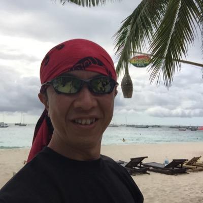医療コンサルタント（理学療法などを含む治療体系、人事マネジメント）、iOSデベロッパー（AppleStoreからアプリをリリースしてます。）、フォトグラファー（美術展入選歴あり）などをやってます。