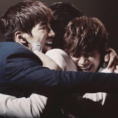 JUNHOペンです。ジュンブラも好きです。よく手豚ります（´ε`；）20150523代々木はずっと忘れない(๐•ω•๐)♡ 気軽に絡んでやってください^ ^
