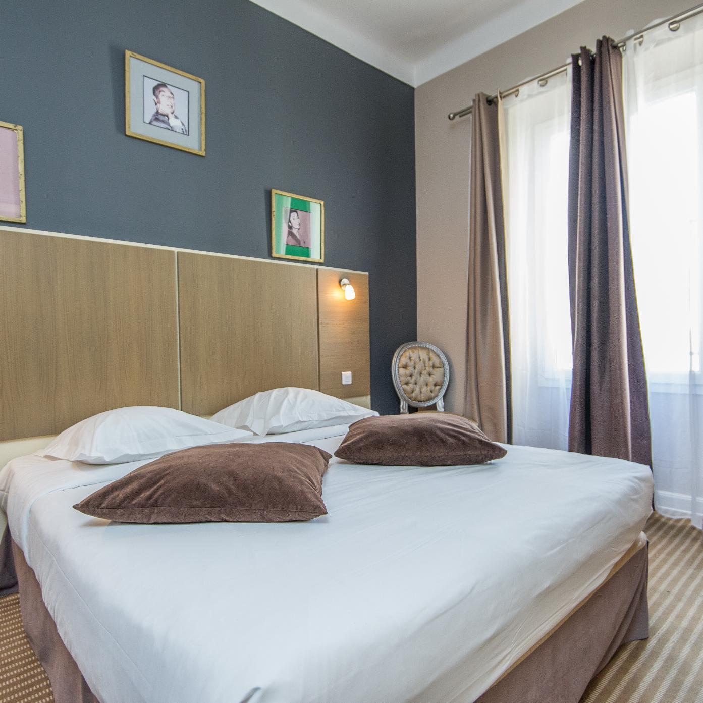 Hotel Amiraute 2* right in city centre of #Cannes
Rooms with air con and Free WiFi
#filmfestival #miptv #mipcom #plaisance #canneslions #taxfree #iltm #midem