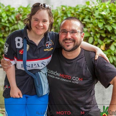 ChenchoSer's profile picture. Creé http://t.co/fPjPviN2C3 para sacar a la luz el disfrute seguro en moto. Espero que te guste. La moto una filosofía, cada uno la ve a su manera. Salud y km!!