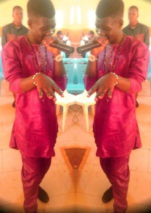 am simple..cool..luv makin frndz..tryin 2 mk a better me...better 2mr...better future
