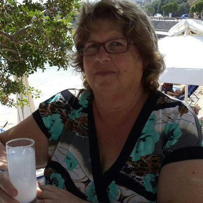 dinaweinberger's profile picture. 