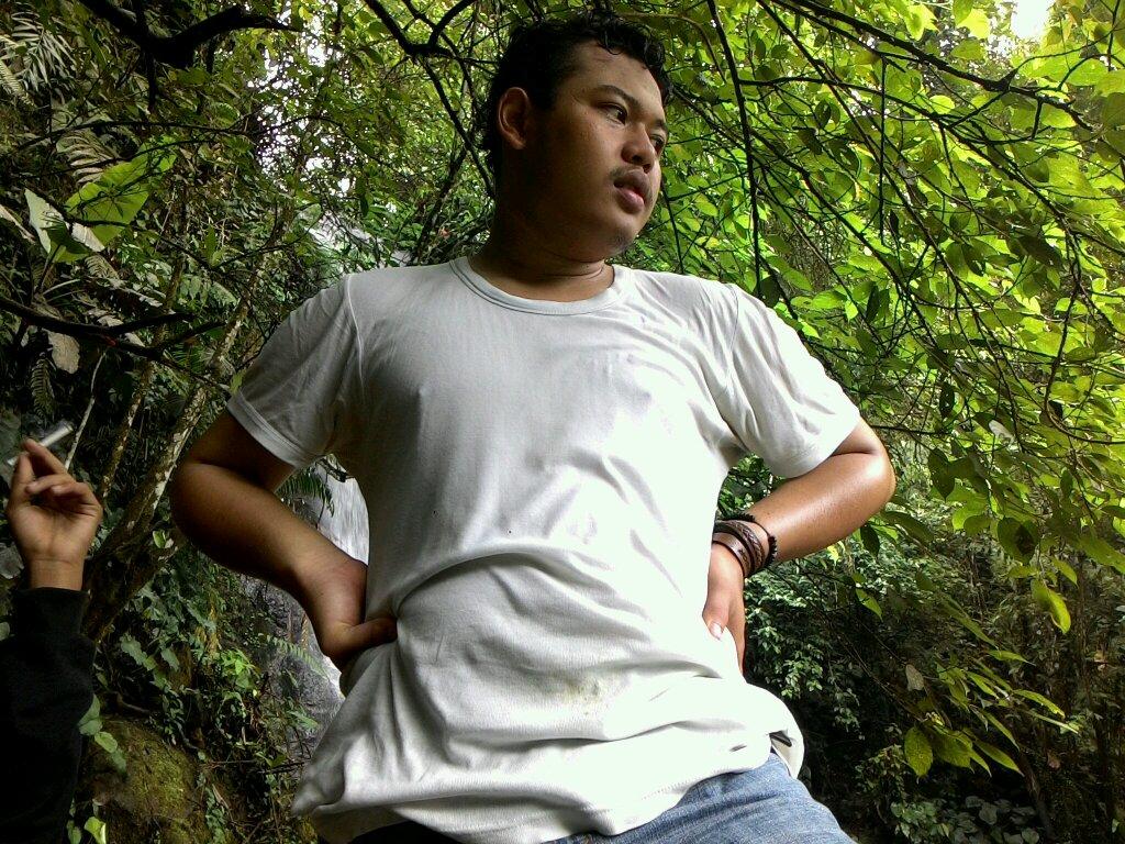 orang bodoh bisa bahagia dengan kebodohanya