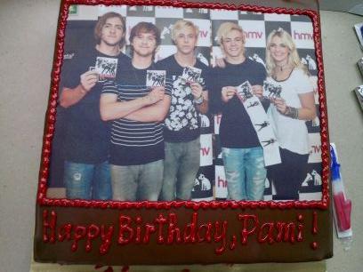 pami_diomovar5's profile picture. I am from Bulgaria and I love band R5^_^