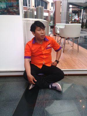 senengin diri sendiri.semangat n terus semangat tanpa mengenal lelah dan ikhlas