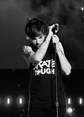 therogue_78's profile picture. I never  lose the hope that follow me the guys of 1D 
IN LOVE WITH @Louis_Tomlinson  DIRECTIONER 0/5  FOLLOW BACK.