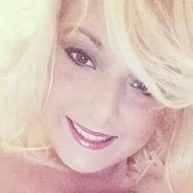 Makeup Artist
Passionnée de beauté
Coiffeuse et Manucure studio
http://t.co/2CjFcMDKjR