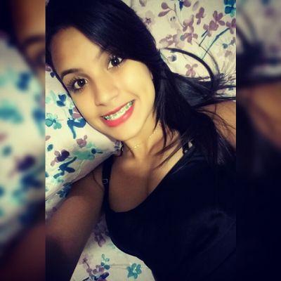 Leticia Nascimento - 14 Years - Leonina - Solteira - Não existe cedo ou tarde, não existe tempo certo ou errado. As coisas acontecem quando tem que acontecer !