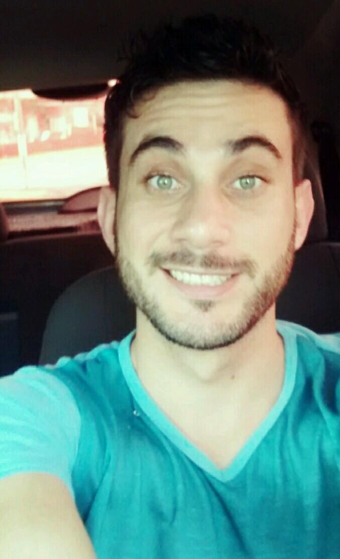 Eu procuro um Amor Que seja Bom pra Mim Vou procura eu vo até o Fim Eu Vo Tratala bem Pra que ela não tenha medo Quando começar a Conheçer Os meu Segredos
