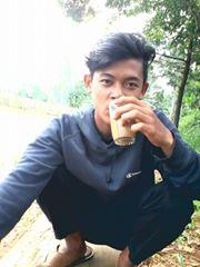 ingin membahagiakan orang tua,ingin menjadi orang yang d sayang ma ortu..